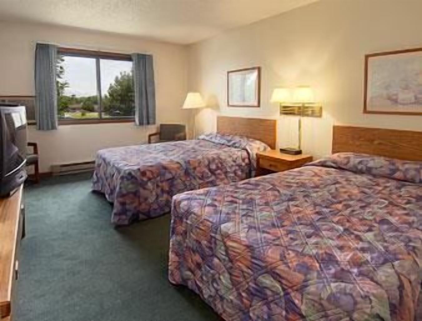 ซูเปอร์ 8 บาย วินด์แฮม ออชคอช แอร์พอร์ต Hotel ห้อง รูปภาพ